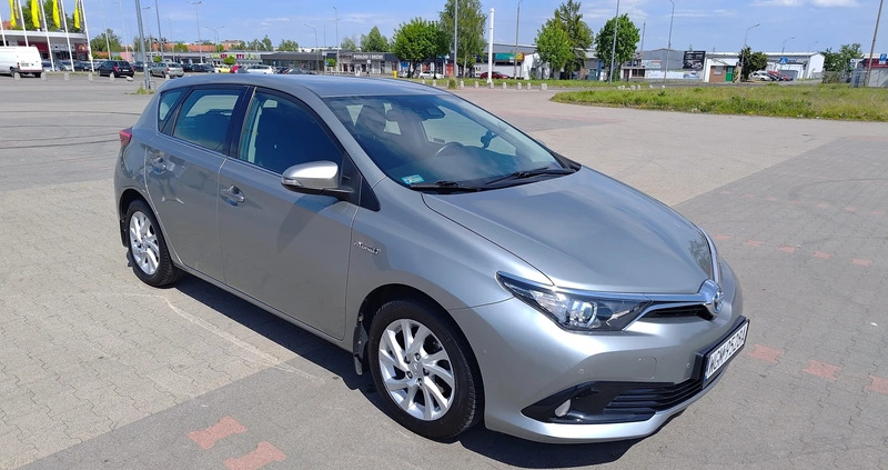 Toyota Auris cena 64990 przebieg: 97200, rok produkcji 2018 z Świnoujście małe 67